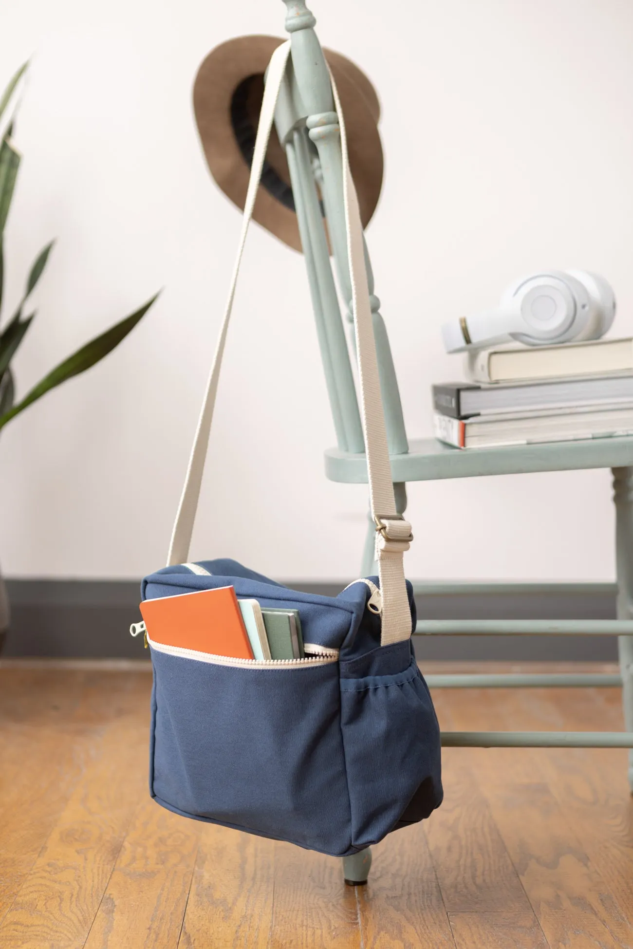 Crossbody - Classic Navy