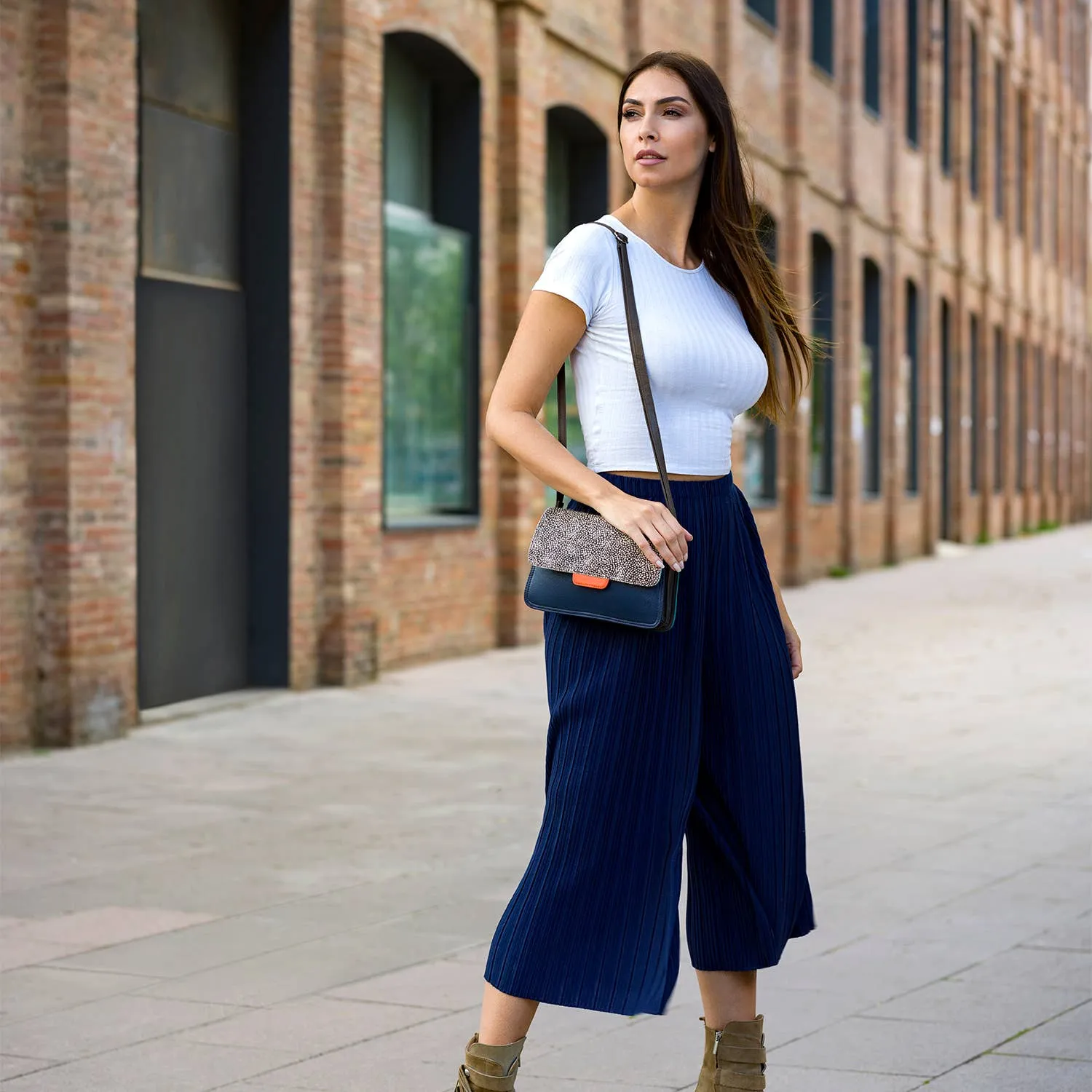 Laia Reversible Bag · Crossbody Bag