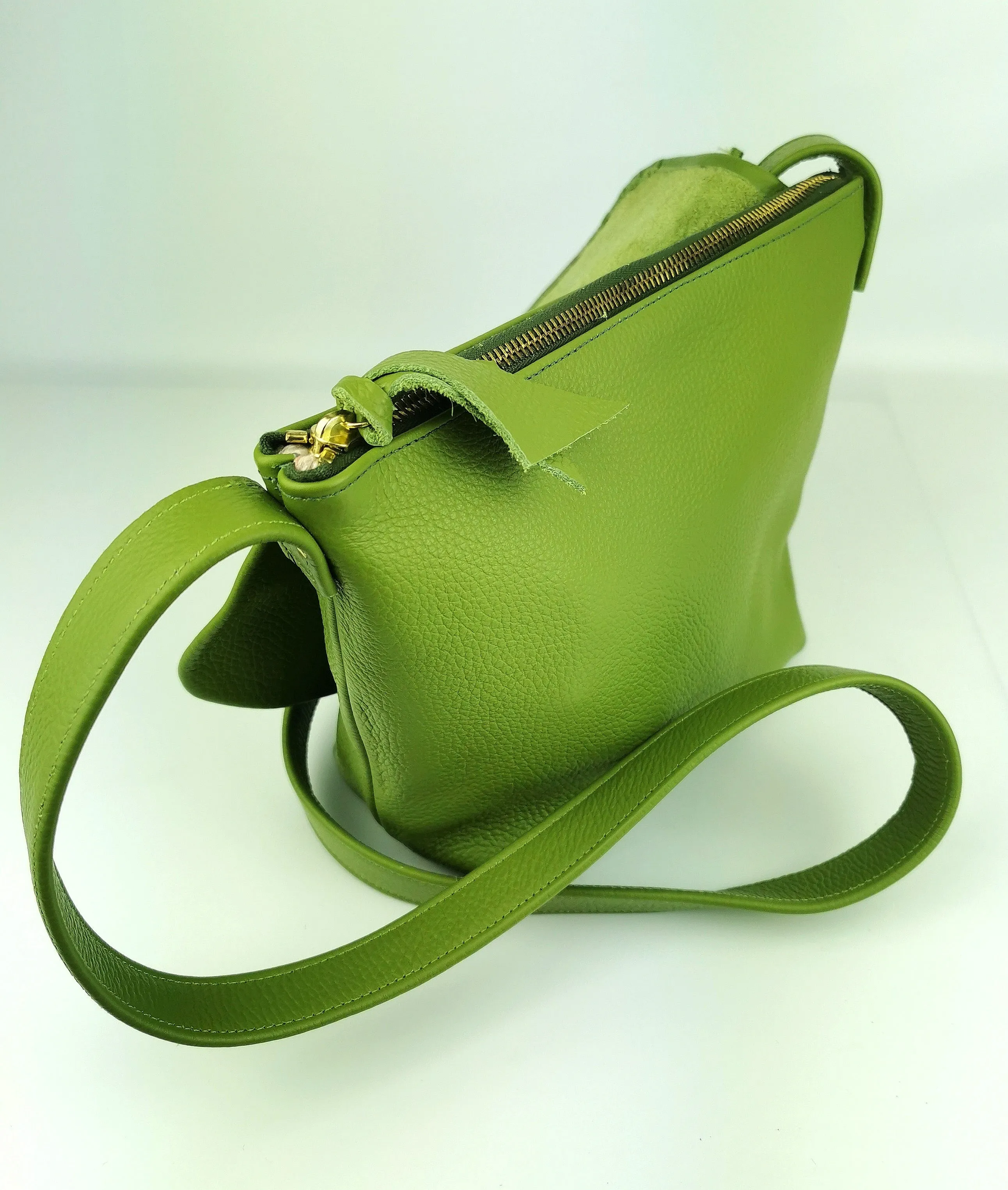 Petal Bag in apple pebbled leather