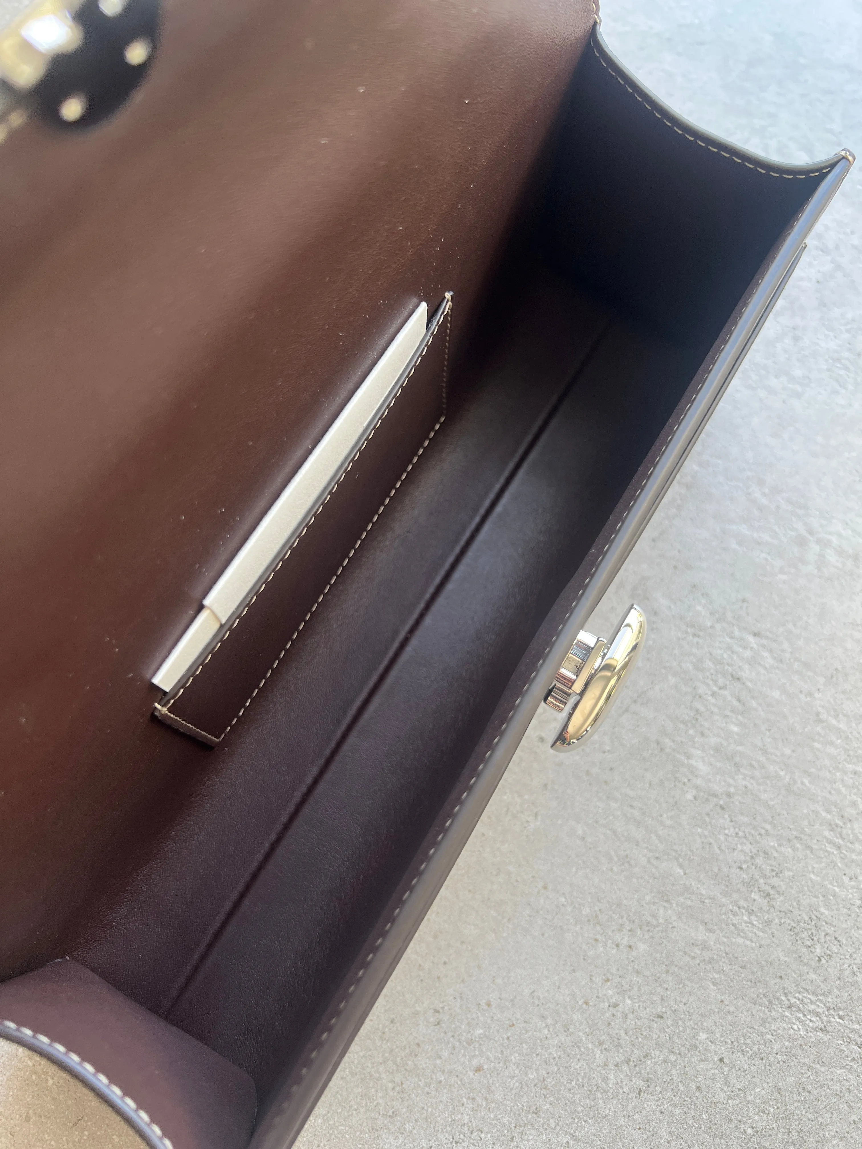 Slim Symmetry Pouchette Smooth Calf, Coffee (S)