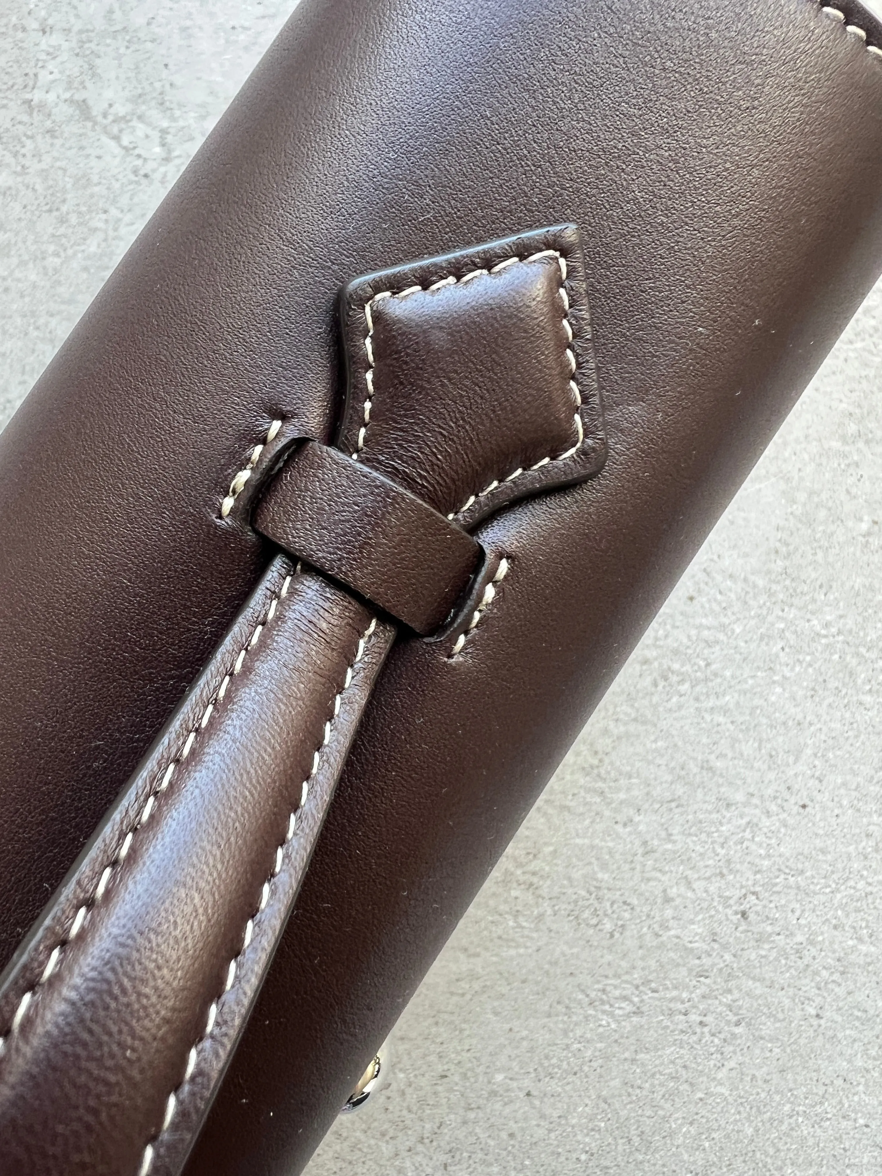 Slim Symmetry Pouchette Smooth Calf, Coffee (S)